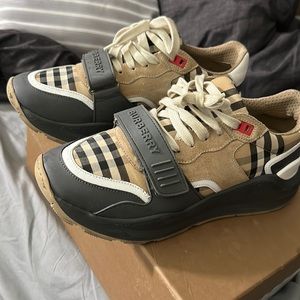 Burbery Sneakers